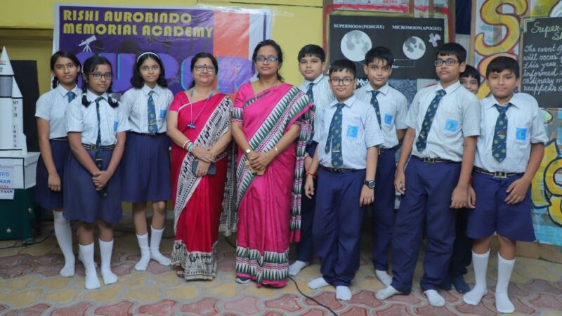 “Buy a pair of binoculars this Pujas and look up at the night sky,” says Birla Planetarium scientist Shilpa Gupta to students of Rishi Aurobindo Memorial Academy