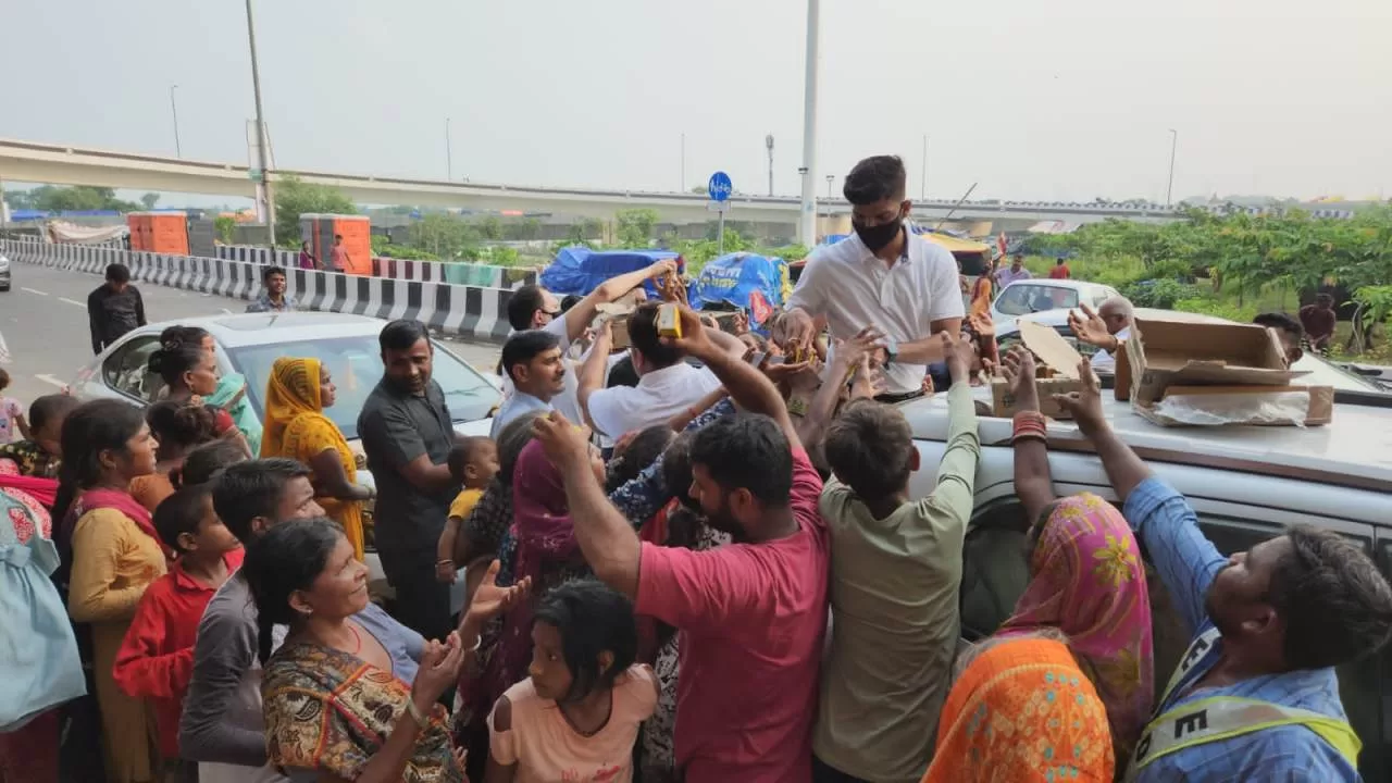 Sachin Manchanda Foundation Conducts Food Drive, Serves Flood Victims Around Mayur Vihar