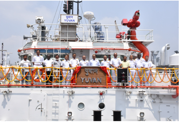 Indian Navy Inducts 25T Bollard Pull Tug ‘YUVAN’ (Yard 338)
