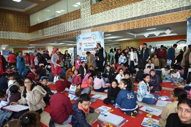 Yatharth Hospital Spreads Health Awareness Through Winter Carnival