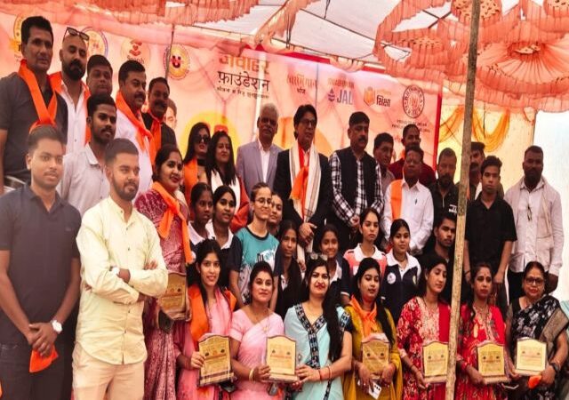 Purvanchal Jan Chetna Samiti celebrates Bihar Diwas with Health Camp, Honours 71 with ‘Bihar Gaurav Samman’